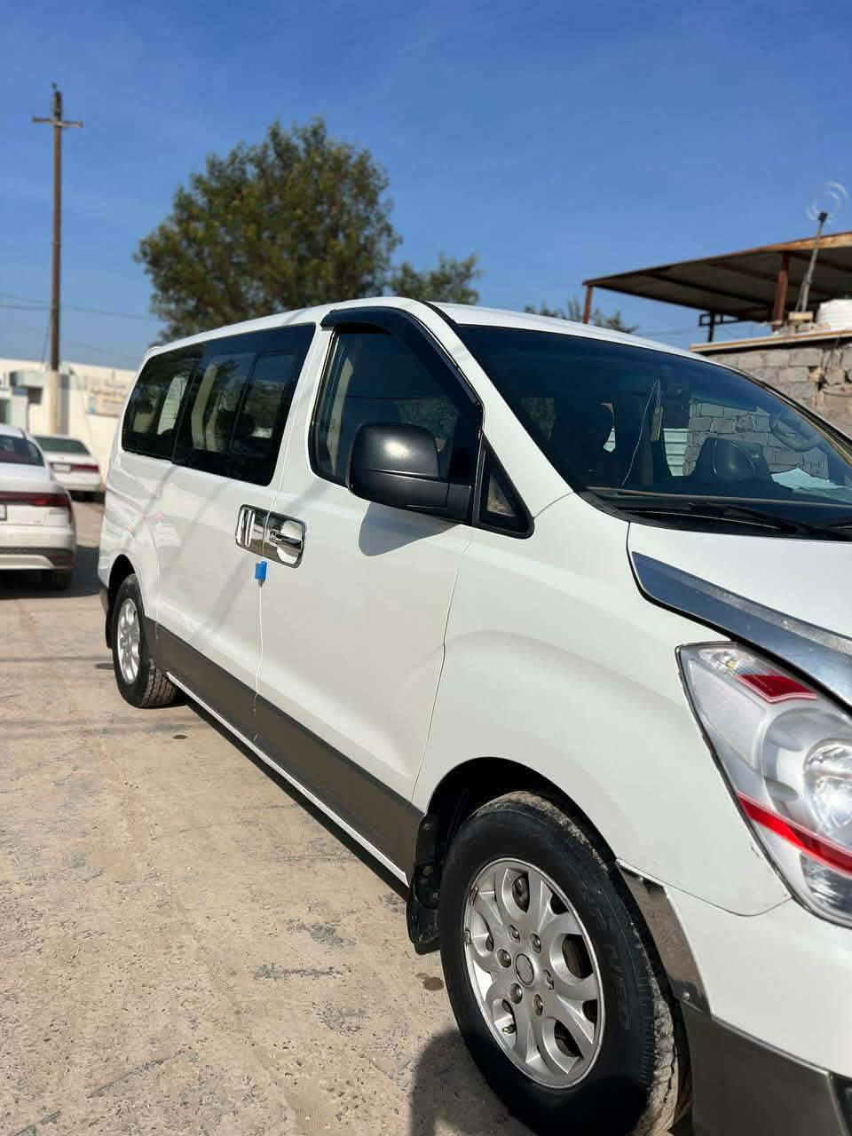 السلام عليكم ستاركس للبيع موديل 2009 مفتوح رقم بابل انجليزي رقم الهاتف  ***********
