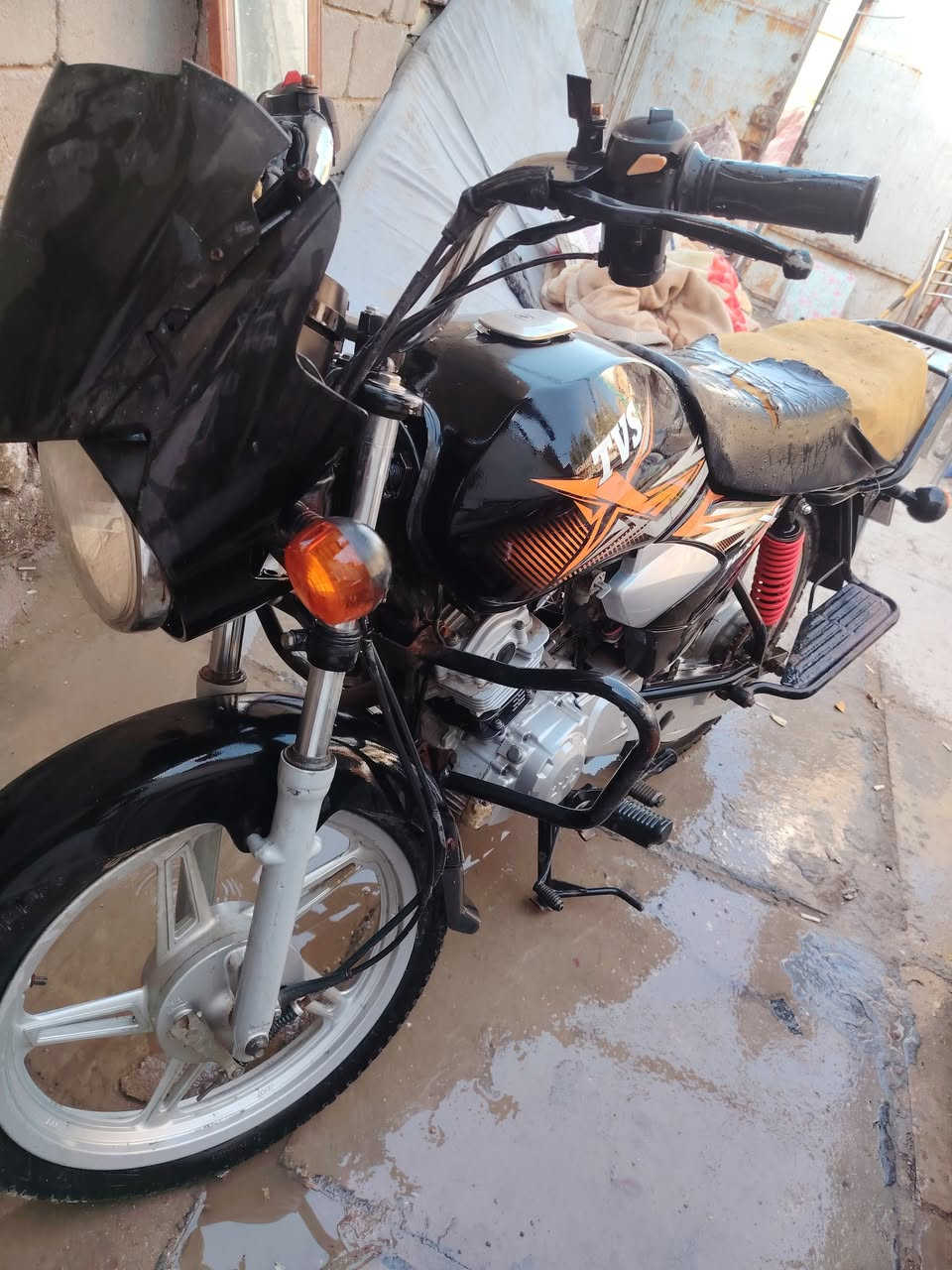 دراجه TVS مديل 21 أوراق اصولي بيهة ضربة تتعدل
الدراجه كفالة مكينه كهربائيات فول كله شغال
مكاني ديوانيه سعر 700 بيهة مجال
رقم ***********
الشراي يدلل
