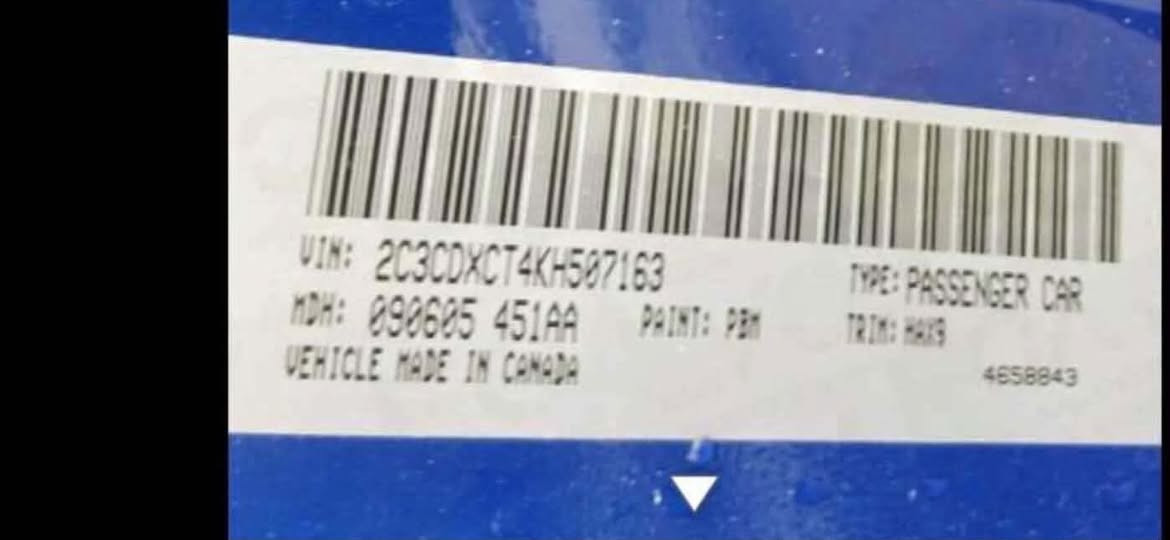 السلام عليكم جارجر هيمي 2019 سياره  جديده جدا ماشيه 65 الف موصفات الارتي معروفه فتحه كشنات كهرباء شاشه كبيره
وعليه دركه RBM وسياره بيه 3 قطع صبغ جاملغ وباب كلير وبنيد لا بيها لا لغد ولا شاصي السياره كامله مكمله مابيها ولا دينار مصرف تخم تايرات جديد وصدر وباتري 
مكان السياره السيديه
السعر :225 وبيه مجال حك جيه.
اي استفسار على هذا رقم : ***********
