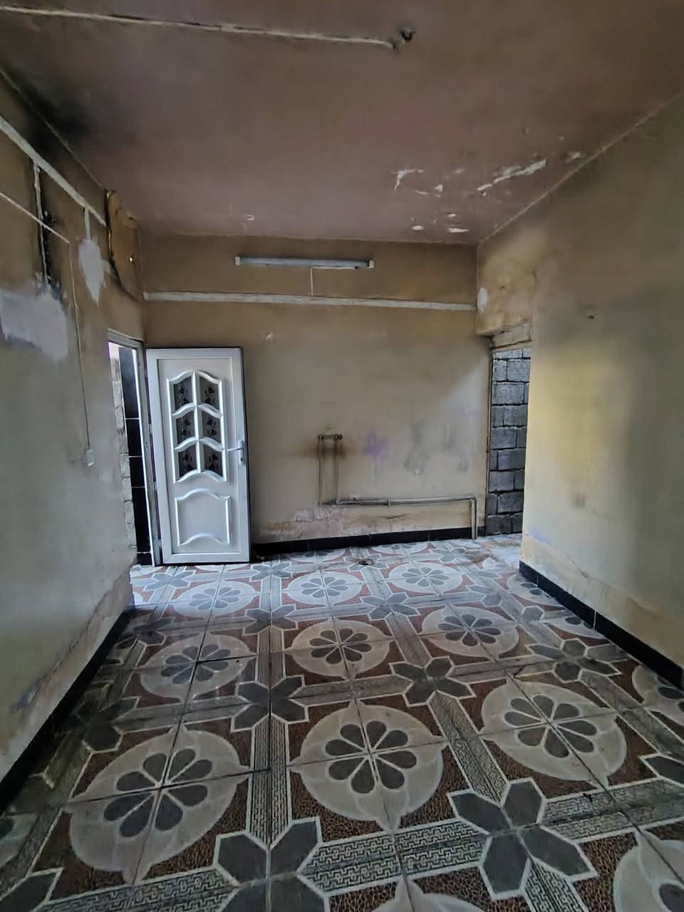 أعلان 1383
مكتب النسور 
يوجد لدينا دار للبيع طابو بأسم شخص واحد 
المساحة 100متر
الموقع حي العسكري قرب ماركة النور 
السعر64مع المجال 
الاستفسار ***********
