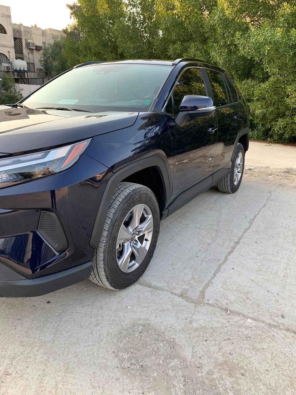 تويوتا راف 4 بانزين فقط 
Toyota RAV4 2023
 XLE 
كلين تايتل 
عداد المسافة ٦٠٠٠ كيلو فقط 

مرقم بغداد 
حجم المحرك 4 سلندر (2.5L) 

المواصفات :
سلايت 

شاشة تدعم ابل كار بلاي 

بصمة أبواب 

بصمة تشغيل 

كشن  كهربائي 

جنطة كهرباء 

رادار أمامي(تحديد مسار)

رادار جانبي (نقاط عمياء)

رادار خلفي(التحذير من الاصطدام)

اوتو ستوب(Auto Stop)

اوتو هولد(Auto Hold)

هاند بريك بصمة

تحكم وضعيات القيادة ECO,NORMAL,SPORT

تحكم ستيرن 

منافذ شحن امامي خلفي

تبريد قطعتين 

العنوان بغداد اليرموك
السعر 26.500$ 

للاستفسار على الرقم 

***********1
