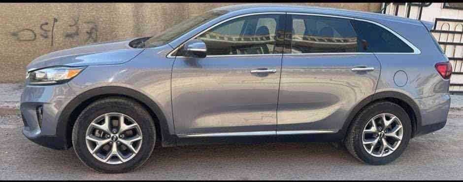 السلام عليكم
سورنتو 2020
 وارد امريكي للبيع 
رقم بغداد بأسمي تحويل ثاني يوم
الضرر: جاملغ جهة السايق و موضح بلصور
مواصفات
1-شاشة
2-اربع وضعيات قيادة(SPORT/ECO/COMFORT/SMART)
3-شاشة اعطال
4-فول تحكمات ستيرن
5-سايد بريك رجل
6-السيارة تو ويل المرغوب
7-اشاير بالمري
8- السيارة 7 راكب
9-قطعتين تبريد
10-السيارة 6 سلندر GDI
11-تخم تاير جديد
12-وارد امريكي
13-كير ومحرك مكفولات
مكان السيارة بغداد
0780 574 5896 
بي واتساب
