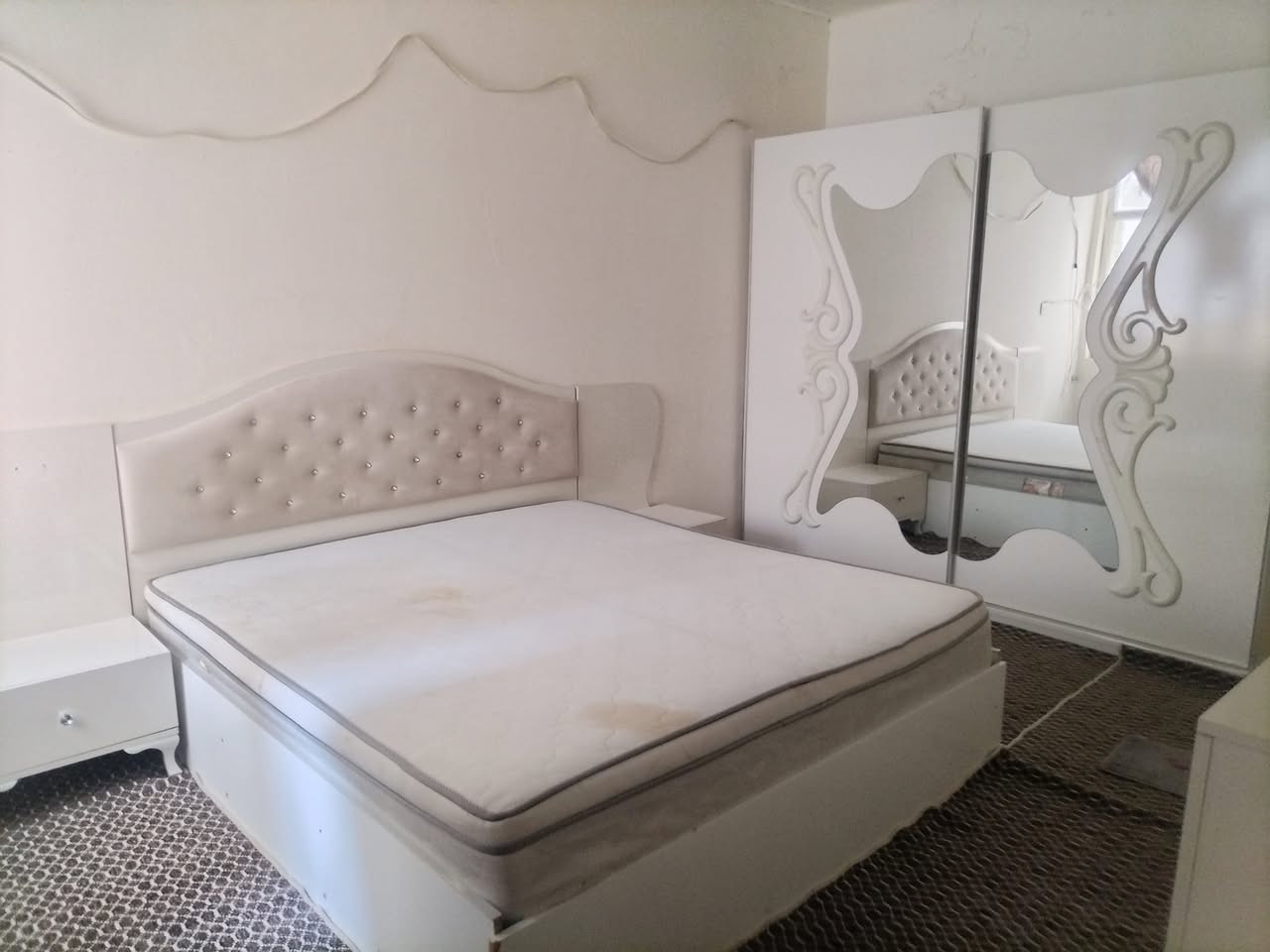 غرف نوم سعر مناسب ٢٧٥ الف مع شد ونقل رسلوان على خاص واتساب ***********
