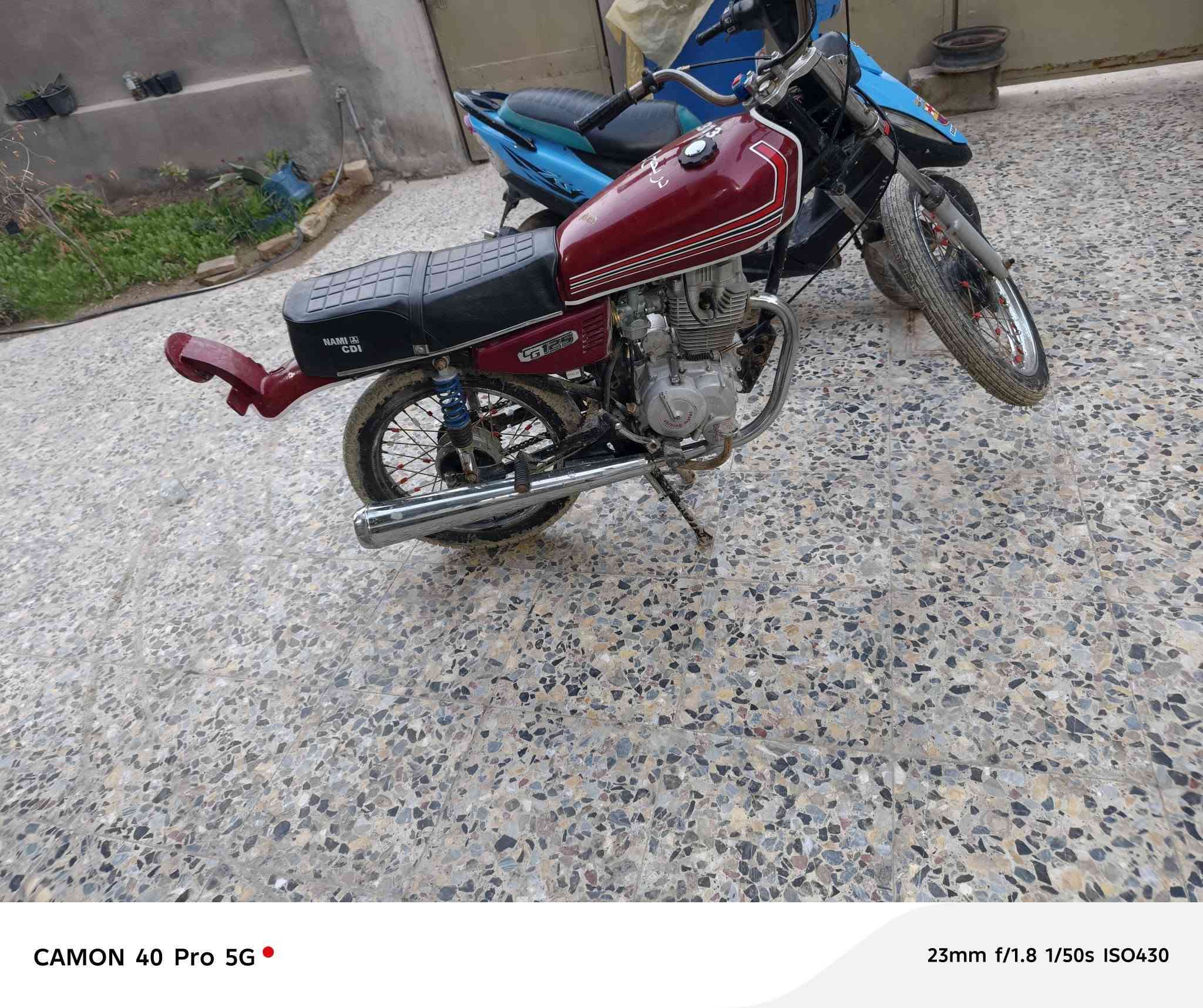 دراجة فولل للبيع
دراجة ٢٠١٨مكينة ما مفتوح فول شلعة معدل  نصبة كلش حلوة لدراجة بليتة ورقم شاصي اضوية ونشرات ورة يعني مفولة الدراجة والسلولي دگة دگة

السعر 350وبيها مجال مكاني حلة ابي غرق تواصل فيس موجود ورقم ***********
