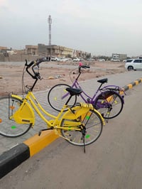 للبيع اليموني والبنفسجي نضافه 90 / 100 السعر خاص واتس 07847003496