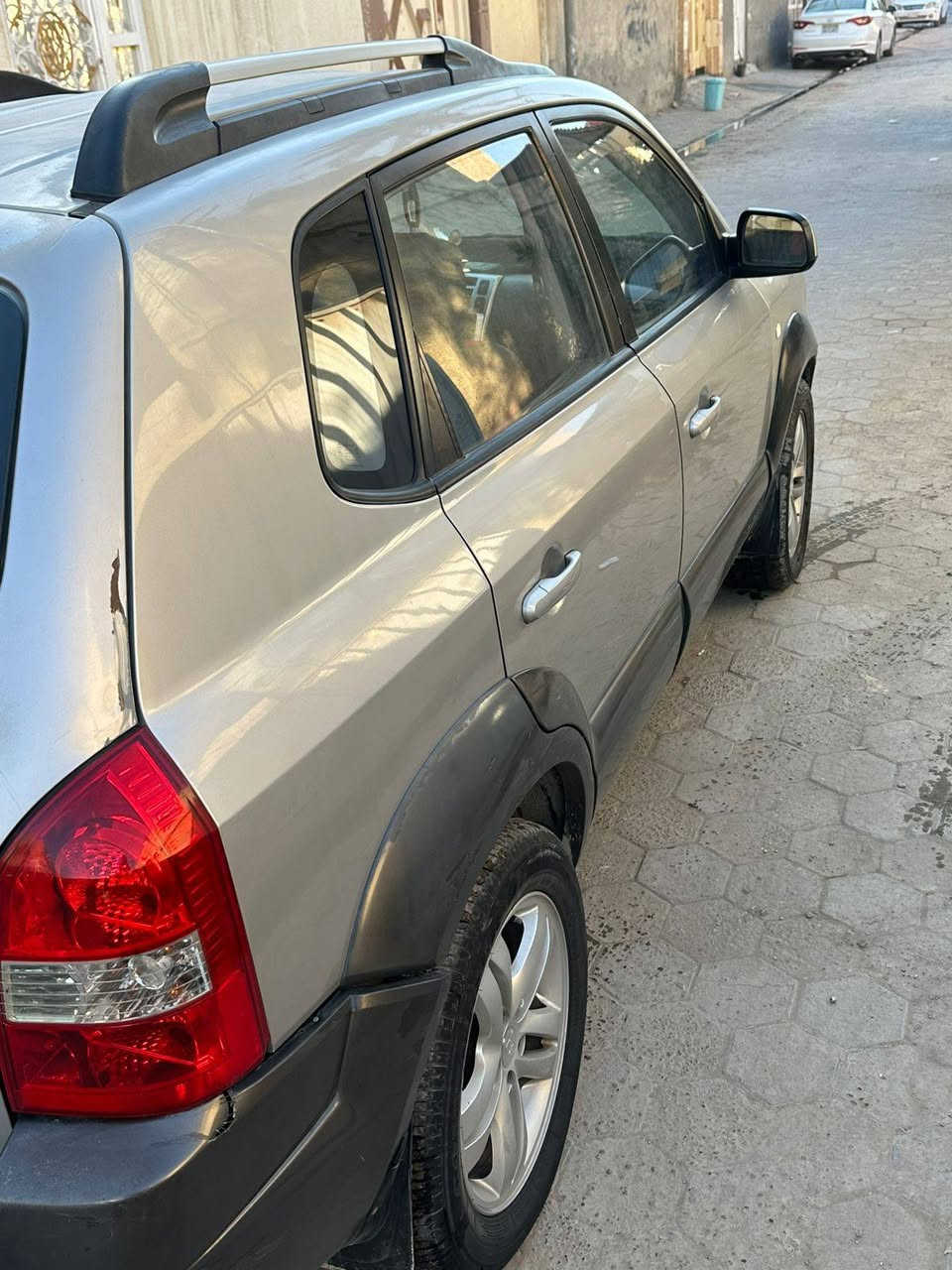 سلام عليكم للبيع سياره توسان 2009 رقم نجف مشروع وطني كير ومكينه وحداديه تبريد خير من الله سياره بيه بس جاملغ مصبوغ بس قطعه وحده فقط مكاني نجف سياره برغي معايزه عدك بس   سعر 110وبيه مجال رقمي ***********  
***********
