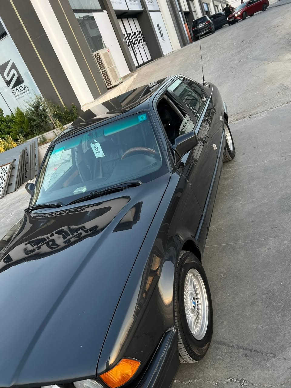 للبيع 

BMW-V8-740 -1992
اصل وفصل

كفاله من الضربه والخياس 
فقط صبغ عام جمالية
صبغ درجة اولى 

صفحات السياره شرط موس واحلا من الصور 

السياره لمتد بلاد تريشه سوده

لون اسود فول مواصفات 

1-بجم عريض 
2- سلايت طكتين شغال
3-دبل كمبيوتر وشغال
4- دبل ايرباك
5- دبل جكمجه 
6- مقاعد جلد اصلي كارتير  تحكم كهرباء +تكوات كهرباء
7-صاج ملكي 
8- تبريد قطعتين  
9-اربعه جام اوتو 
10- نظام ASC اكسل قفل وفتح 
11-نظام ABS
12- تلفون 
13- خمسه ويل كب شعاع اصلي حتى السبير
14- برده خلفيه +جانبيات
15-بجم هوائيات يجي عل اربعين بلادي مو عمل
16- سنترلوك شغال جامات تصعد وسلايت ينسد بالسويج 
17-مثبت سرعة
18-دركه صقر +تحكمات   

صدر امامي100/100
صدر خلفي100/100

تايرات جديد 

لايتات جديد وكله شغال موضح بالصور 
بك لايت شكل1994

محرك شرط رقم واحد
 
كير تمساح المرغوب وشرط رقم واحد

تبريد شرط ثلج

مروحة كهرباء حماوه ثابته نص تبريد بدون تبريد

رون السياره ناصي بالمعدل يعني صرفيات بانزين كلش قليله 

تراي السياره شرط زيرو 

السياره بدون اي نقوصات
كامله من جميع النواحي

السياره بدون اي جطل 

اسعافات +كتلوك الشركه موجود

 السياره بأسمي شرط التحويل 

رقم نينوى مسطره الجديد
مشروع وطني تتحول بجميع المحافظات  

هزه+فحص جديد
سنويه2031 

المكان نينوى 
 
السعر (85) وبيها مجال خابر وتدلل

***********

***********
