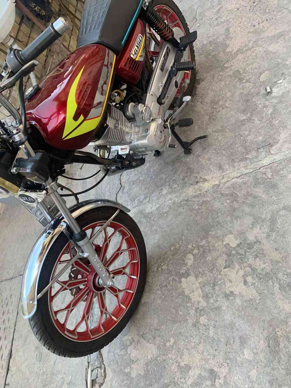 ســـــــــلام علــــــــيكم🙋‍♂️
دراجـــه سيفان 💥🔥

مــــــــوديل: 2023 مرقم بغداد سنويه بأسمه مشروع وطني💁‍♂️💖
الدراجه كل غراضها مستبدله بغراض موديل 2025 +دبلات جديده امامي وخلفي🕷🕸❤
محرك الدراجة((150cc)) جديد 🕷🕸🔥
5 نمر بيها✨❤️
كلشي كامل مكمل بيها انارتها كهربائياتها دشبولها. 
نضافه الدراجه 100/95🔥❤️‍🔥

الدراجه تجيبه منا تشتغل بيها منا ماتصرف ربع عليها مرقم لو تروح خارج العراق بيه محد يحاسبك

سعــر الدراجــــــة:(بـ  مليون،650) 💁‍♂️ وبيها مجال 

عــــــــــــــــنـــــــــــوان: بغداد» حي الجامعة» شارع66

الــــــــــرقــــــــــم: *********** اسيا💝
مــــــــلاحضــــــــة! لايوجد فيس ولامازنجر
+
مكلف بالنشر الرقم بيه واتساب او اتصال على السيم كارت
