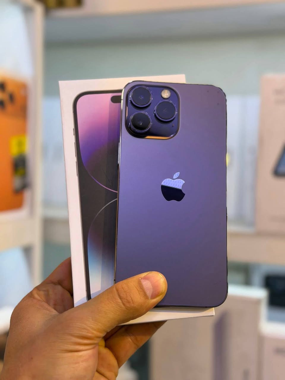 السلام عليكم ايفون 14 برو ماكس
ذكره 256 
بطارية 100🔋
شرق أوسط جهاز نضيف نضافة 100/100 
عنوان بابل المسيب مفرق السده الهنديه اكو توصيل بابل البيت معه الضمان رقم ***********
