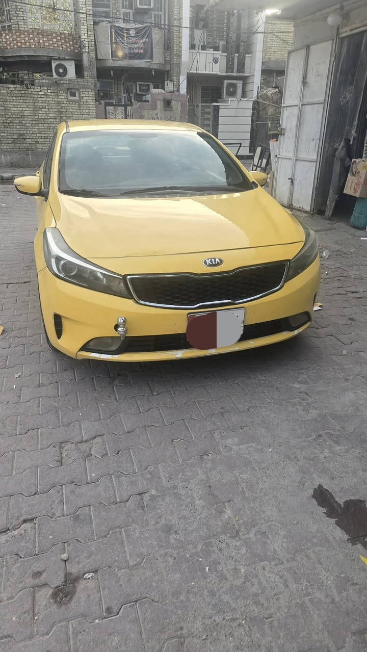 السلام عليكم
متاح كيه فورتي ٢٠١٧ للبيع 

حادثه بنيد نص فول 

مكينه ٢٠٠٠

مكينه كير مكفول 

المكان بغداد مدينة الصدر 

السعر ١٢٠.   ***********
