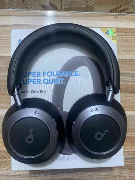 سماعة SoundCore space one pro اخت الجديدة استعمال كم مره بس مشتريها قبل 3 اشهر بعدها بضمانها لمدة سنه لون اسود سماعة احترافية
صوتها يخبل ونقي كلش
مكاني بابل.  (توصيل متوفر)
اشتريها 145 ابيع 110
***********
