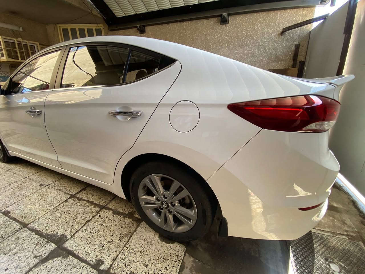 النتره خليجي شركة العامه 
موصفاته معروفه فتحه سقف مرايات شفط تحكمات ستيرن
سياره نضيفه وجاهزه متصرف عليه شي 
كير مكينه بلاديات مال شركه تبريد ثلج موديل 2017
محرك 2000 دوش 
بيه صبغ صندوق وقماره وشبر من مدام على كده سونار موجود
140 بيه مجال بسيط مكاني بغداد جديده ***********
