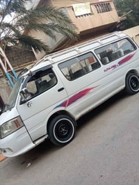 سيارة • للبيع • تفاصيل ناقصة