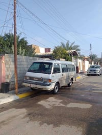 مازدا للبيع موديل 94 بيها ماكينه بنزين سعر 40 وبيها مجال بكان بغداد ال...