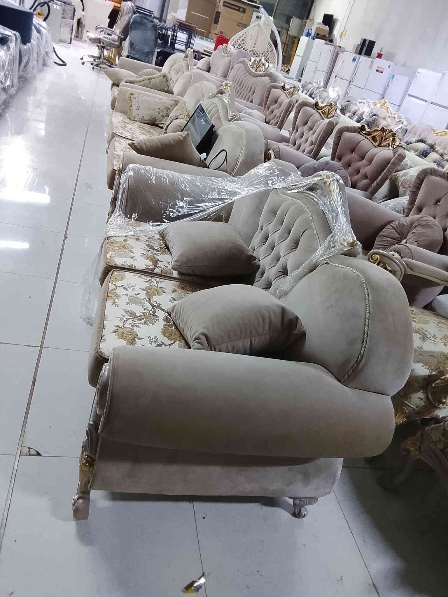 اللهم صلى على محمد وال محمد وصلت الى مجمع الامير الآثاث المستعمل مجموعه من الأغراض الباله تركيه المنشأ  العزيزيه شارع الجديد مقابل المسبح  ***********/*********** وأهلا وسهلا بكم
