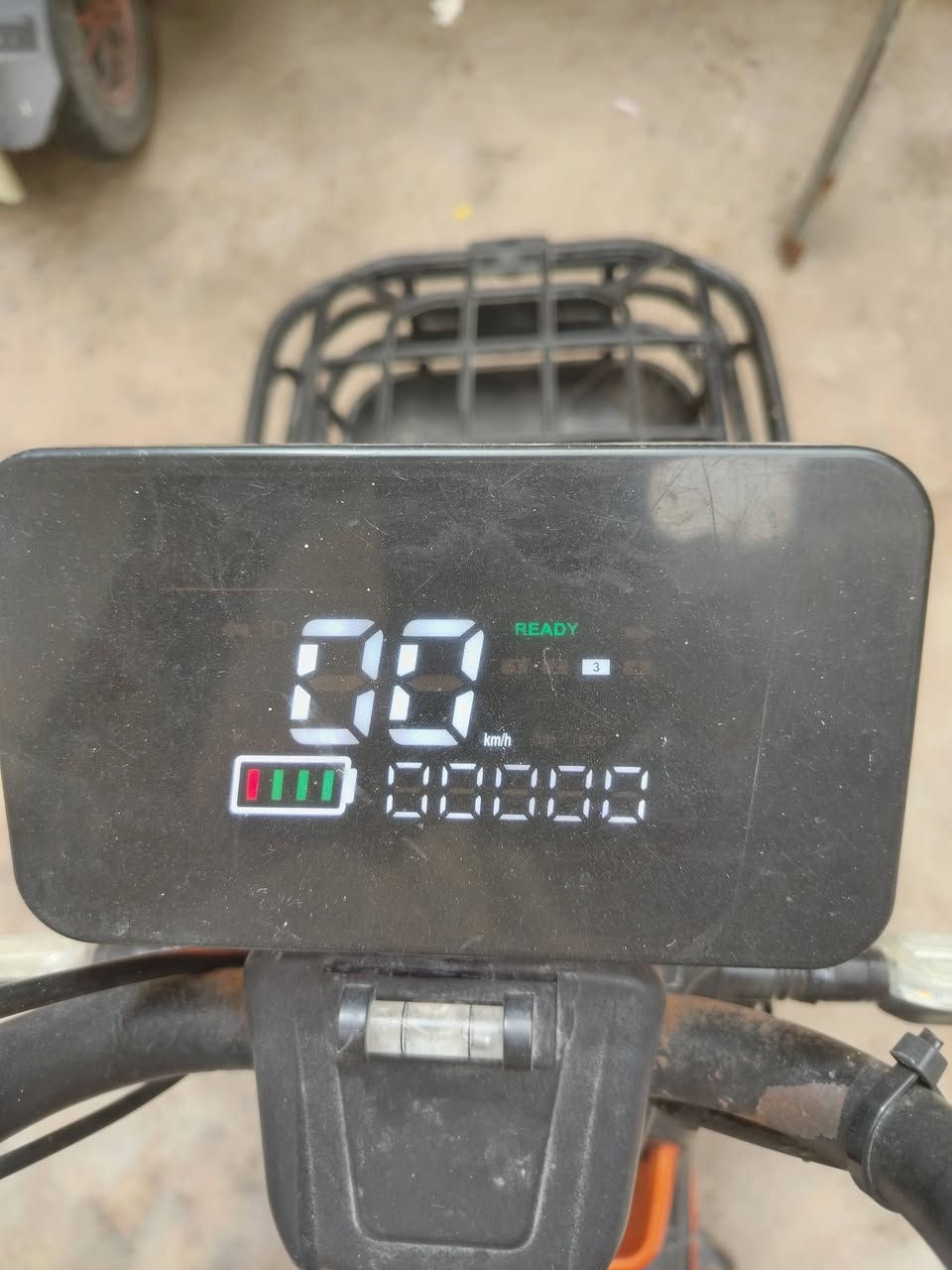 سلام عليكم دراجه شحن لبيع كلشي شقال بيهه رقم ***********السعر 240 وبيهه مجال لطيبين ومكاني بصره كرمت علي
