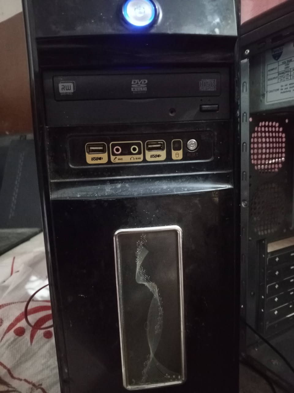 حاسبة نظيفه و هاي مواصفاتها هارد ssd 578 . و الرامات 6 و تشغل 4K مثل ما موضح 
رايدها ب 250 الف و بيها مجال


**إذا كنت صاحب هذا الإعلان وتريد حذفه لأي سبب، رجاءا أرسل رسالة إلى الدعم الفني**