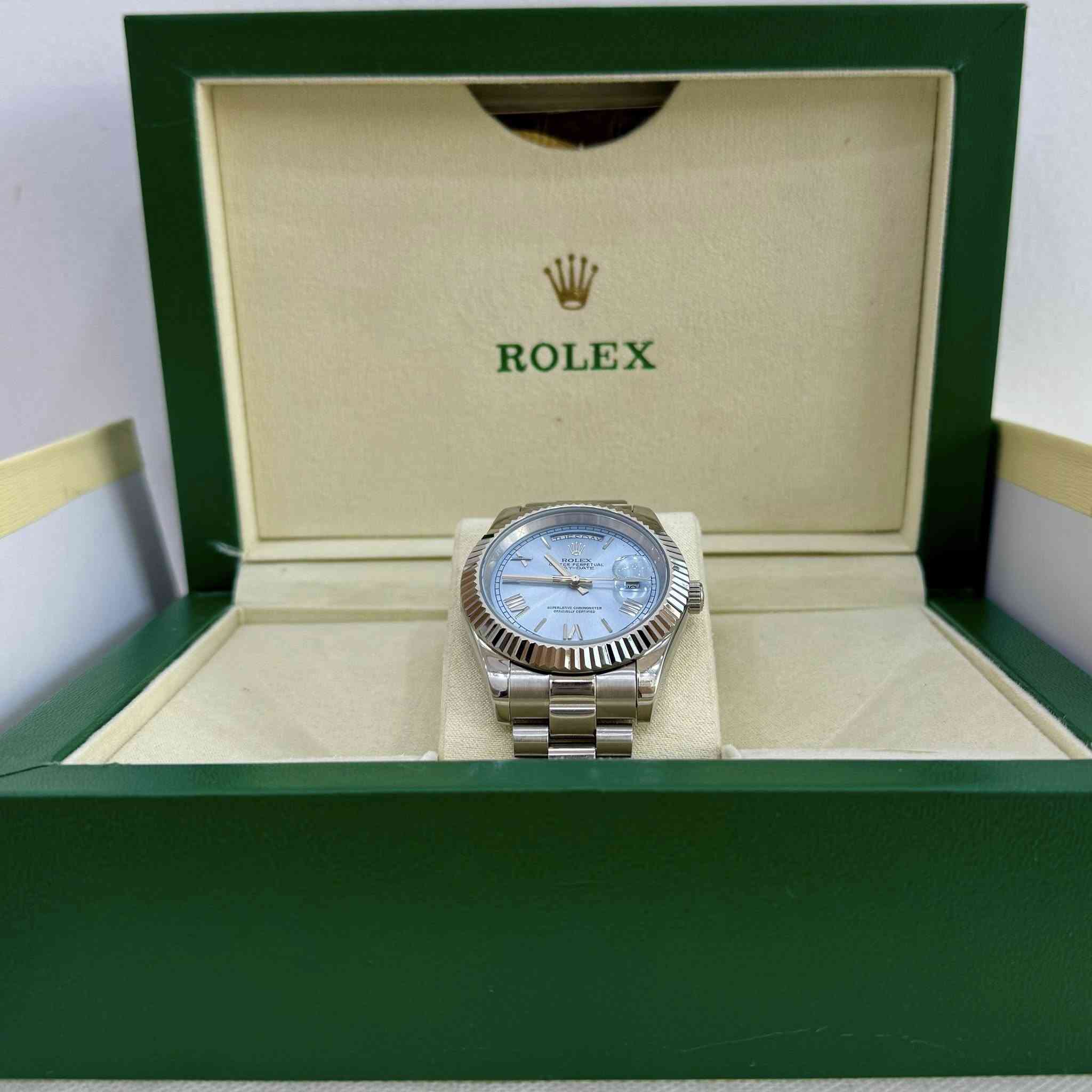 السلام عليكم
رولكس داي ديت
ماستر كوالتي (كوبي)
ملبوسه قليل ونظافه 98‎%‎
سير كامل مع الحلقات المصغره
75.000 مع التوصيل نهائي
استفسار خاص او ***********
