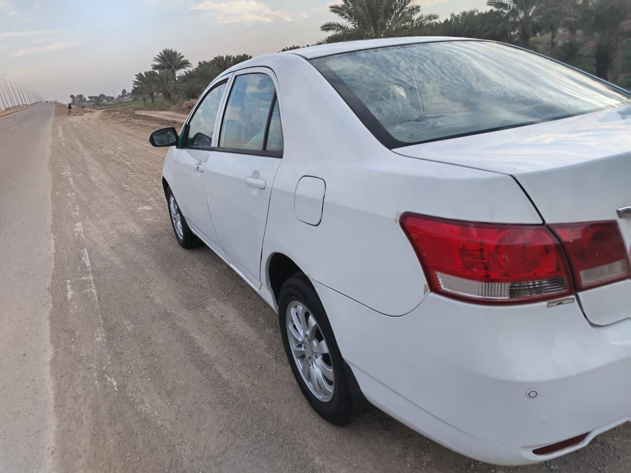 بيوادي جي ثري 2013
رقم واسط انكليزي سنويه لل30
مكفوله من الضربه والصبغ والتبديل فقط هلالت 
مكينه كير خير من الله 
حداديه وتخم تاير جديد كهربائيات كلها شغاله 
مكان الكوت مركز المدينه 
السعر 54 وبيها مجال 
***********
