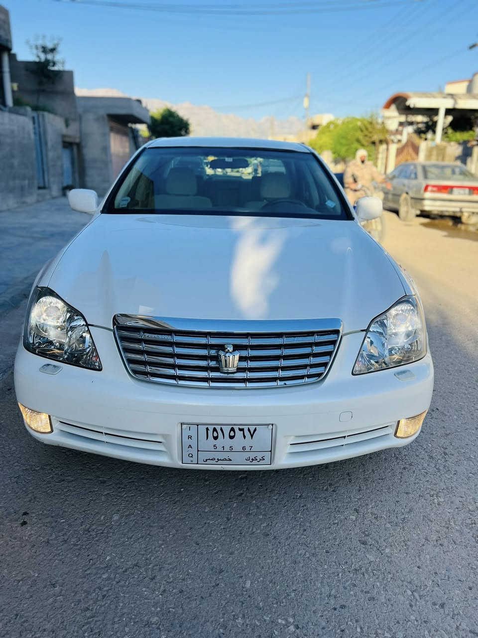 شاهینە مووس 2007
گێڕ کەورە مەکینە گەورە.
182
ناو زەرد 
بێ دووگەڵ
دوو دووگمە
کامل مەسرەف .
ساردوو گەموو بریکی بەسراوە .
تەقەو ڕەقەی نییە .
سعری 66گەڵاو مەجال
کۆدی نییە
***********.
***********سەیسایەق
