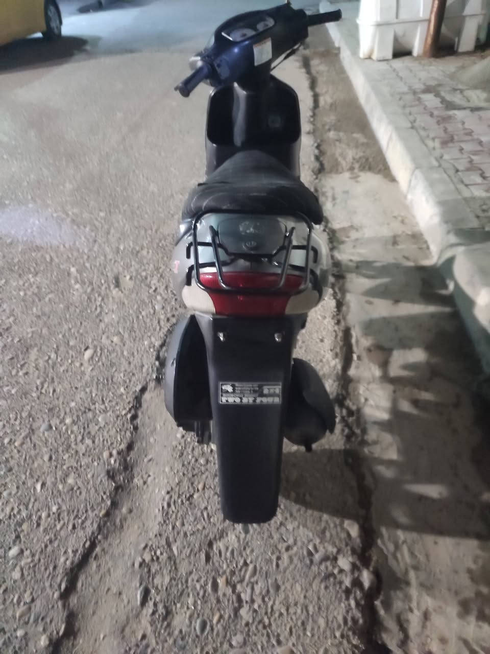 سلام عليكم دراجه جنطه ساسوكي للبيع دراجه نضيفه ما مفتوحه كله شغال كهربائيات عداد بانزين وسرعه الدراجه نضيفه الله شاهد نكره سلف ولباقي كله نضيف السعر 575 وبيها مجال حك الجيه الرقم *********** متواجد واتساب
