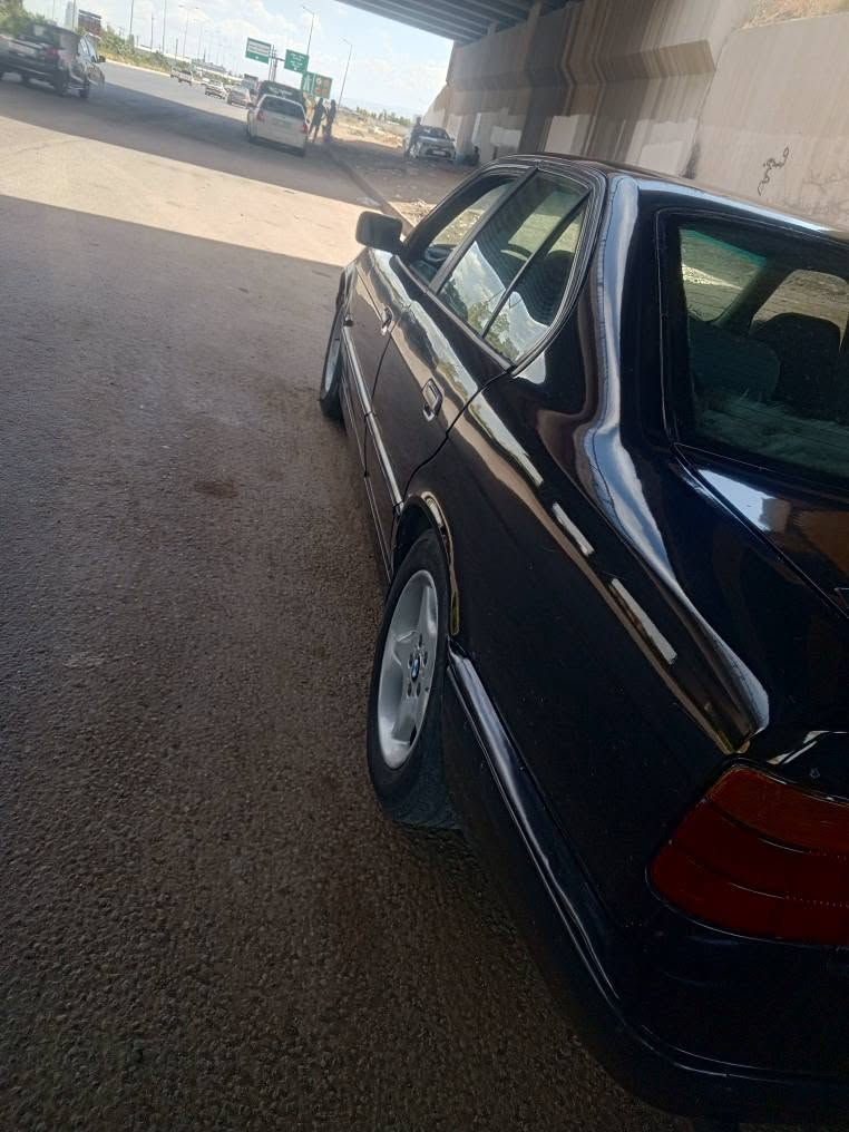 سلاو هاورئيان ئةو گولة جوانة بؤ فرؤشتن BMW520 گئرعادي كامل دةستكاري زؤر شتيكي جواني خاوئنة مةسروفةكي جاكم لئكردوة 11 وةرةقةي لةسةرة دواي مةحامةلة دةي گةرئنمةوة أربيل, العراق


**إذا كنت صاحب هذا الإعلان وتريد حذفه لأي سبب، رجاءا أرسل رسالة إلى الدعم الفني**