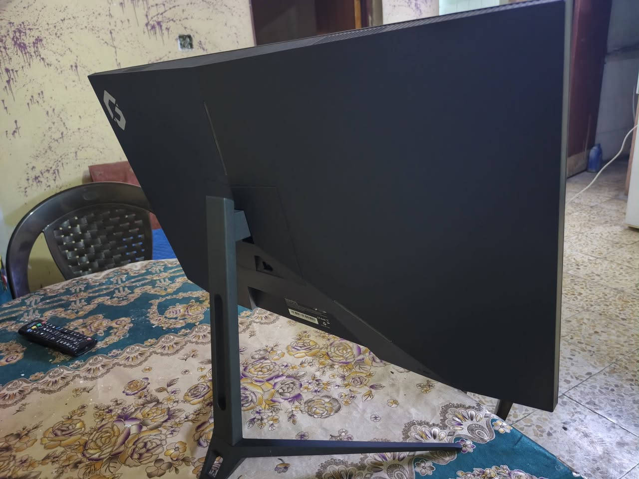 شاشه كيم وان 
حجم 27
2k
ips
165 هرتز
hdr 
جي سينك 
بيه اناره  ار جي بي من الخلف
بيه سبيكرات  داخليه 
شاشه اخت الجديده
السعر 200 الف قفل
مكان بغداد
توصيل محافظات ماعندي للاسف
***********
