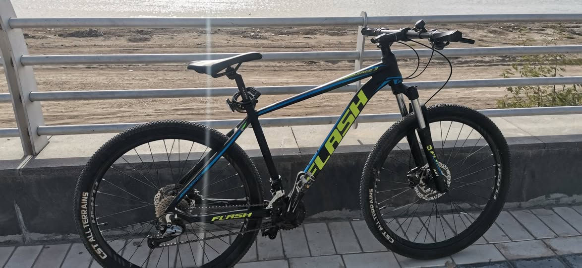 سلام عليكم
بايسكل فلاش ريس 3 حجم 27.5
مكينة وبريك شيمانو ياباني اصلي بريك دسك دهن
دبل امامي تحكم قفل وفتح
المكينة شيمانو 9 نمر خلفية و2 نمر امامية
وايرات البريك و المكينة داخل الهيكل
هيكل المنيوم خفيف الوزن وقوي
بايسكل نضافة 100%
سعر 450 وبي مجال للشراي
التواصل خاص


**إذا كنت صاحب هذا الإعلان وتريد حذفه لأي سبب، رجاءا أرسل رسالة إلى الدعم الفني**