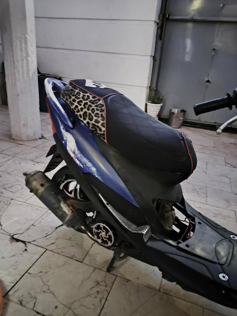 سلام عليكم دراجة لبيع 55 ستوهة نفتحت جانت بلاد غراضهة كلهة اصلية وبيهة ويل وصالنصة اسعر 650 وبيهة مجال لطيبين ***********
