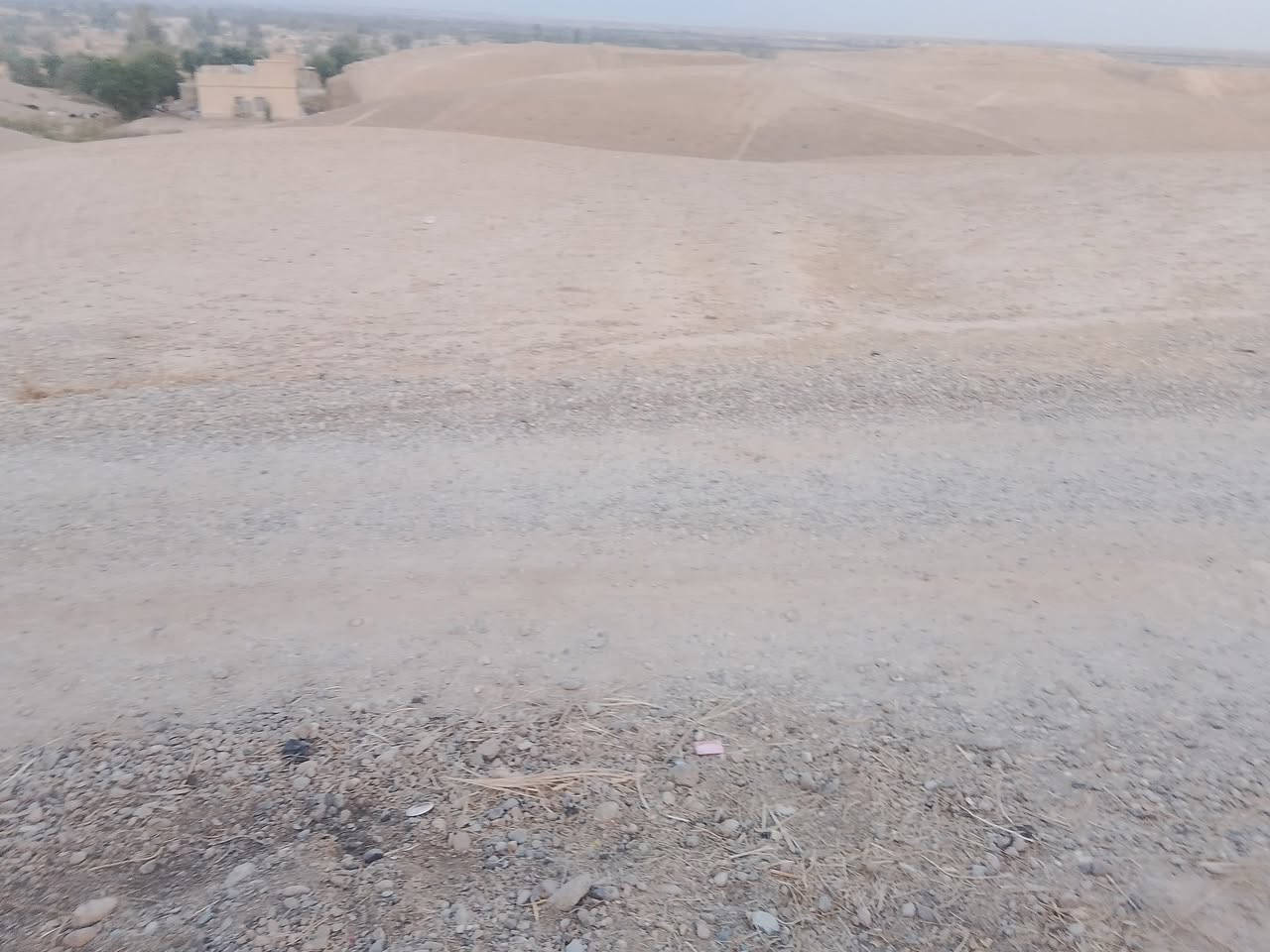 السلام عليكم ارض سكنيه للبيع في قريه الصباغيه قريبه من الشارع العام مساحه الارض 2دونم للاستفسار اكثر اتصل ***********
