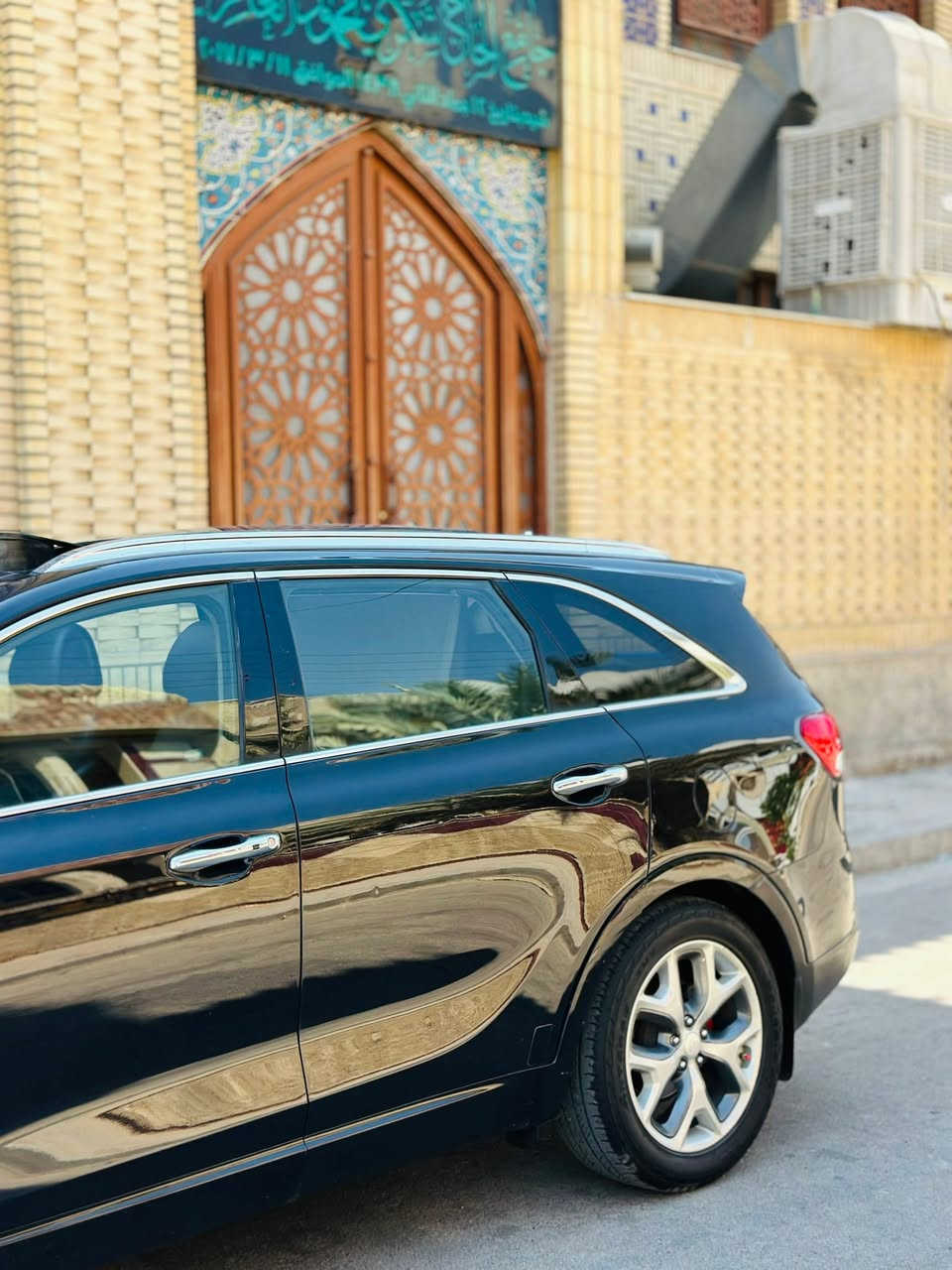 السلام عليكم السعر V6 158
سورنتو 2016 كفاله عامه سيارة عده بنيد صبغ حادث امريكه دعاميات فقط بدون ايرباك بدون دواخل مكينه 6 سلندر حداديه تبريد كلة جديد بغداد بسمي
vib موصفات
بنراما تدفة كشنات
كامرا خلفيه دواره
نحكمات سترين جهتين
ثلاث قطع تبريد
كشنات جلد خزن ميموري
ثلاث انضمه قياده وغنيه عن تعريف بعد بيهه مواصفات
بغداد ***********
