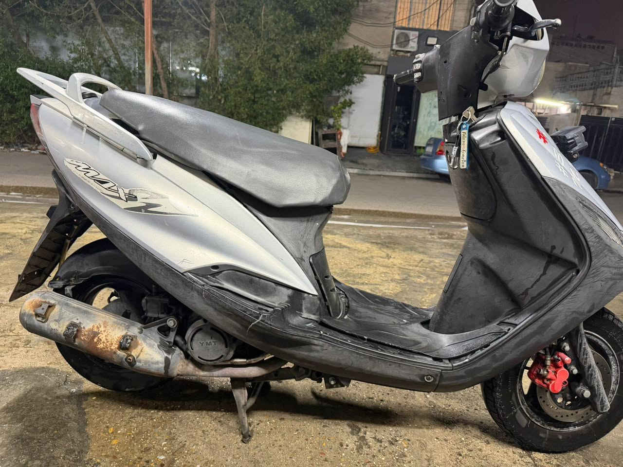 سلام عليكم دراجه ماكس 140 لبيع تدراجه تخبل ما بيه اي نقص
و دراجه ما متعوبه من الشغل لبيت فقط السعر 500 وبيه مجال   *********** عنوان بغداد حي الغامل
