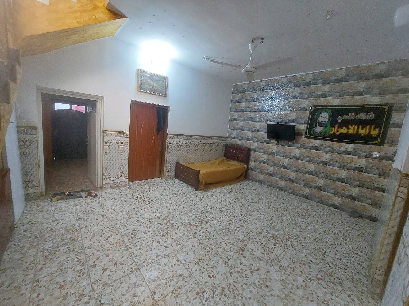 بيت للبيع بغداد حي السفير المساحه١٢٥ واجه ٦ونص النزال ١٨