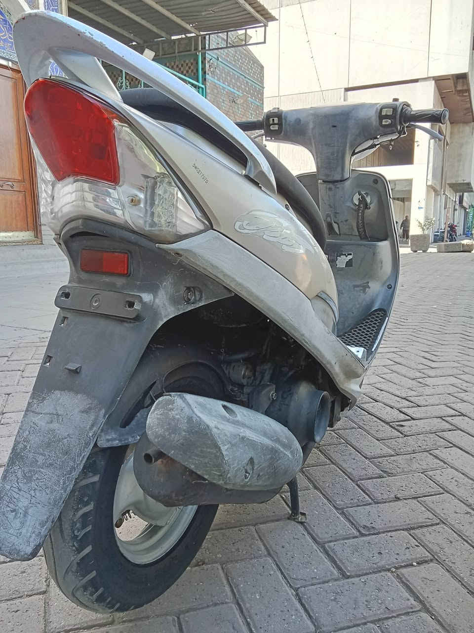 السلام عليكم شباب دراجات ماكسات منغوليات مال رمبة كلشي بيهن ابلادي وكلشي بيهن شغال شلعة ومعدل ونعومة متنسمع برغي واحد ما مفتوح بيهن العنوان بغداد باب المعضم ولا ستفسار ***********
