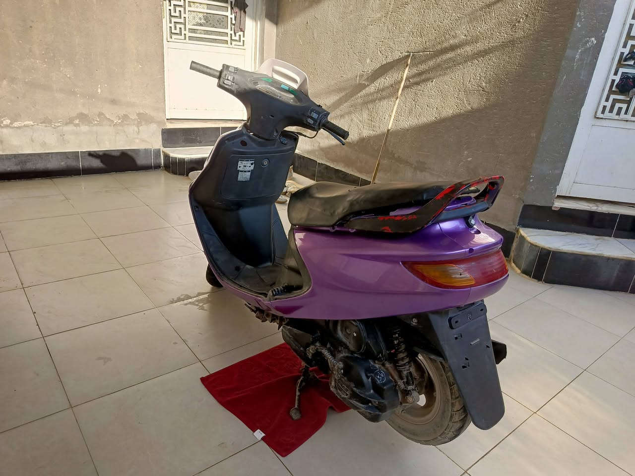 السلام عليكم دراجه فراشه حاويه 140 بلادي كهربائيات شغاله  مامفتوحه نضيفه انضف من الصوره
السعر 550 وبيها مجال الديوانيه الحمزه الشرقي 
الرقم ***********
