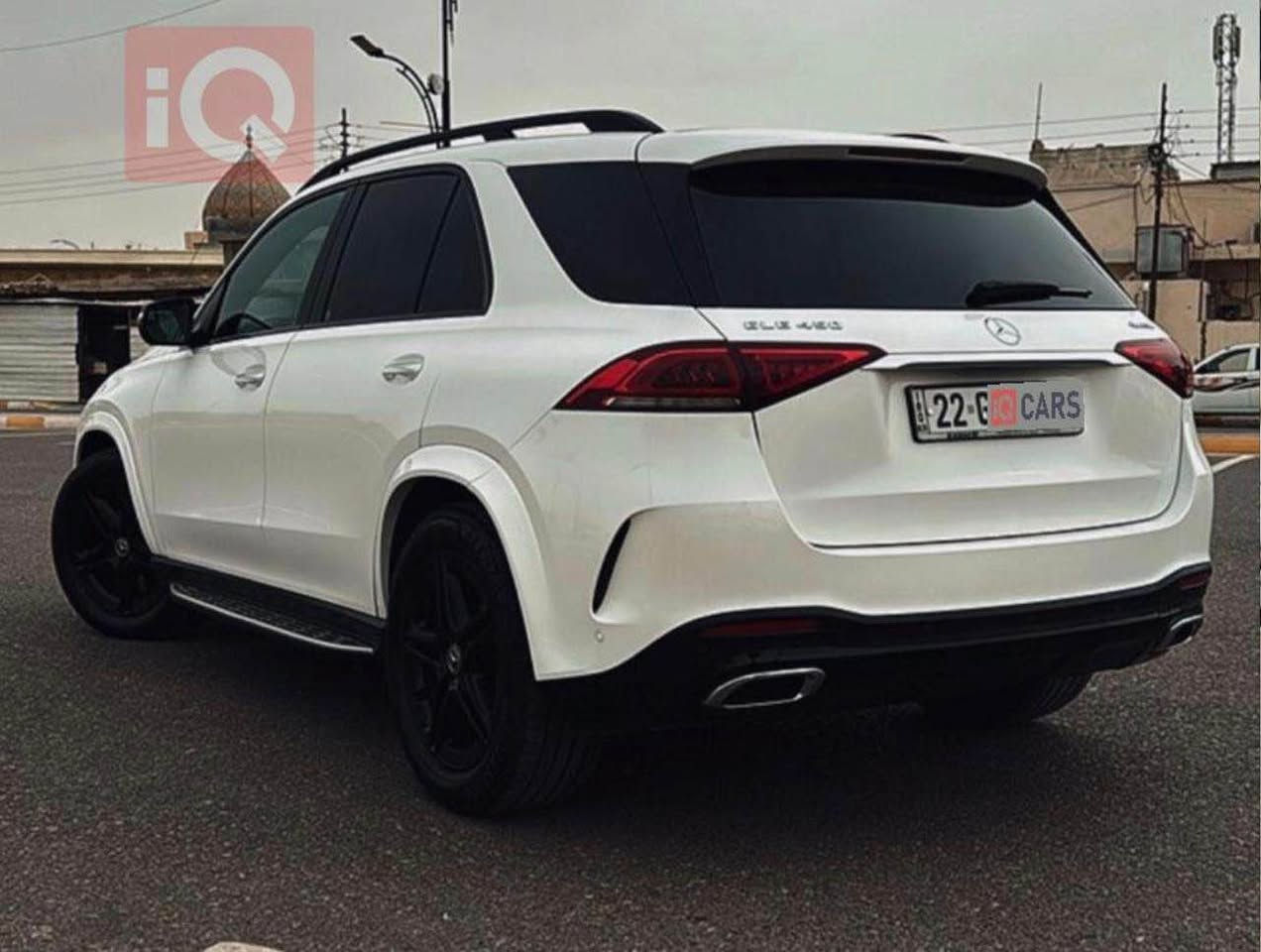 السلاام عليكم 
مرسيدس GLE450 موديل 2020
فول مواصفات ( أبواب سحب وبصمات وبانوراما وجكات وشاشات ورادارات وحساسات وكامرا 360 درجة وكشنات جلد تدفئه وتبريد وخزن وصندوك كهرباء ونقطة عمياء 7 راكب سقف شاموه   وبعد كلش هواية مواصفات 
السياره مكفوله ماشيه 167
السعر 50 الف وبيه مجال 
للاستفسار الاتصال على:*********** بغداد, العراق
