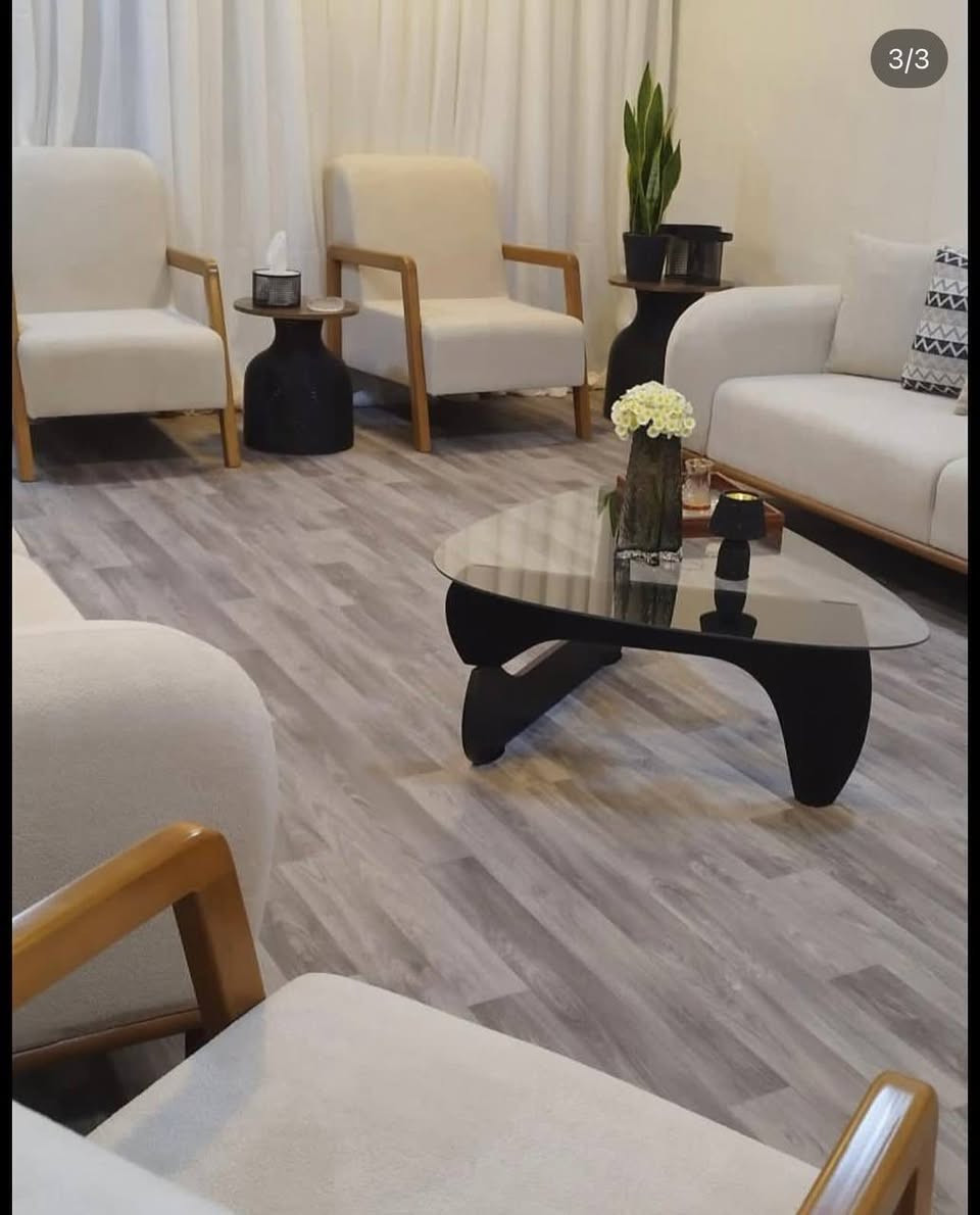 تخم مودرن تركي درجه اولى ماركه MODASOFA جديد
6 قطع / 10 مقاعد 
قماش كتان شاموه 
اسفنج طبي 
ظهر قلاب 
خشب زان 
لون بيجي

السعر مليون و 350 وبي مجال 
البصرة / القبلة
 
 واتس او اتصال ***********
