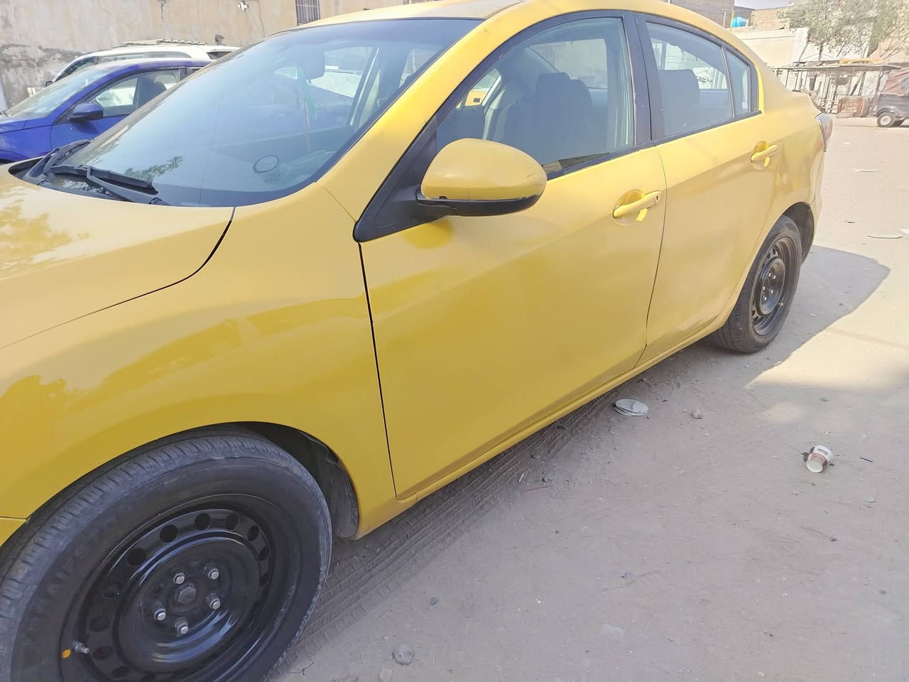 سلام عليكم مازده زوم ثري محرك 2000 كير 5نمر موديل 2011 شاشة تحكمات لايت زنون رقم بغداد مشروع وطني بسمي مكان بغداد ***********  سعر65 اومراوس
