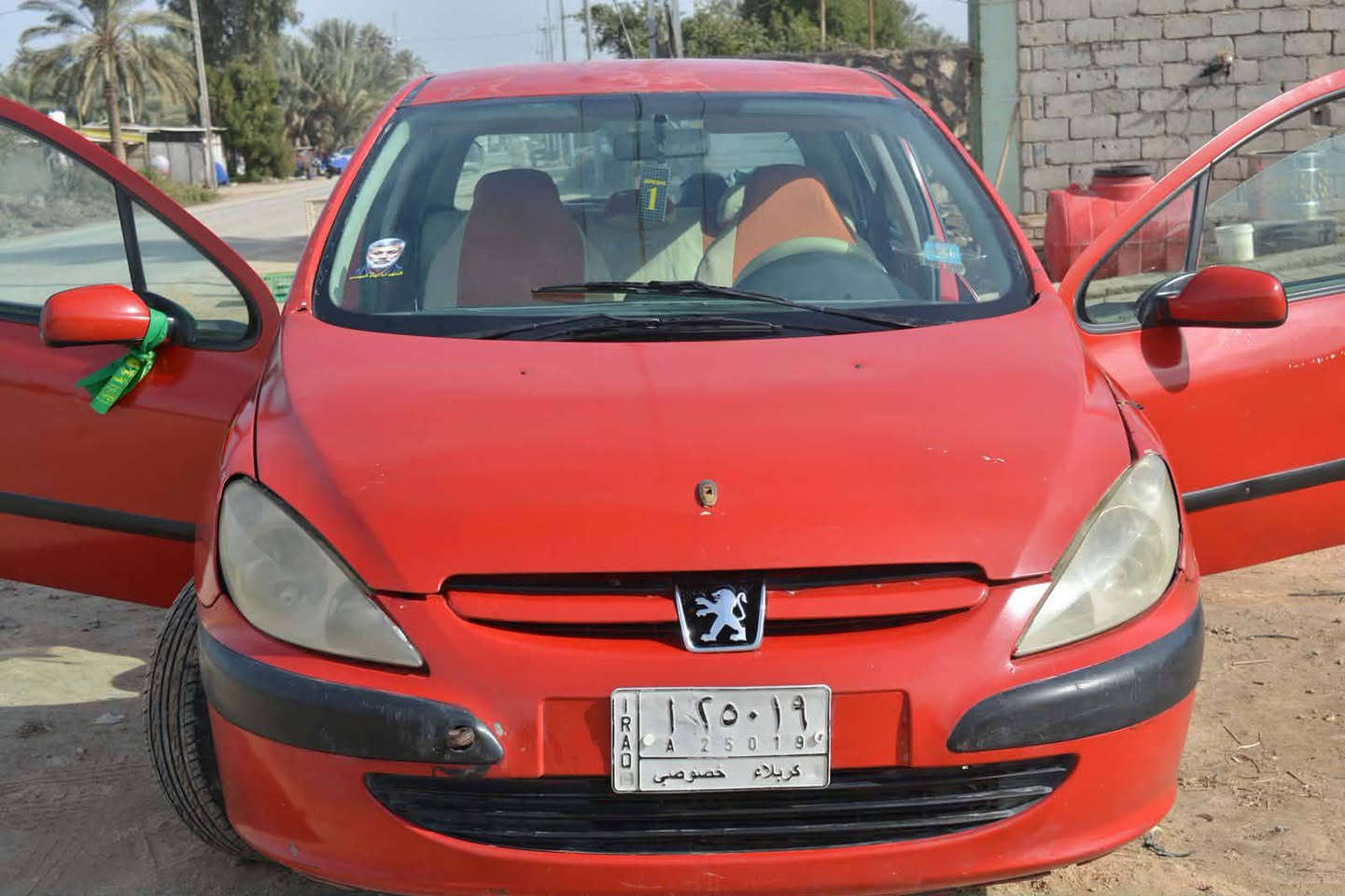 السلام عليكم سياره بيجو 307 موديل 2005 سياره مكفوله كفاله عامه فقط صبغ حزام جماليه دوشمه داخل سياره نضيفه فول مصفره هيئة وغرامات سنويه لل28 تحويل مباشر السعر (47) المكان بابل الحمزه الغربي خيكان لاستفسار الاتصال على الرقم ***********♥️♥️
