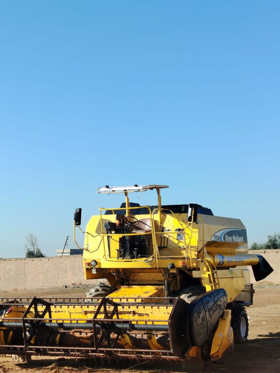 السلام وعليكم 
#حاصده نيهولند
#للبيع
#كتاب شريكه
#موديل2003
#اربعه بلم 
#تايرات اربعه جدد
#محرك نضيف/#كير #اكسل /#بالشرط 
#معمل معمر كامل
#مكفوله من/كسر ولحيم شرط
#مكان (#محافظة كركوك) 
#سعر $خاص
 #اتصل  ***********
ادمن وافق رجائن
