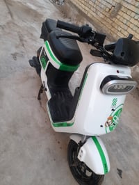 دراجة شحن للبيع موديل 25 ست بطاريات كبار السعر خاص  رقم الهاتف 0771967...