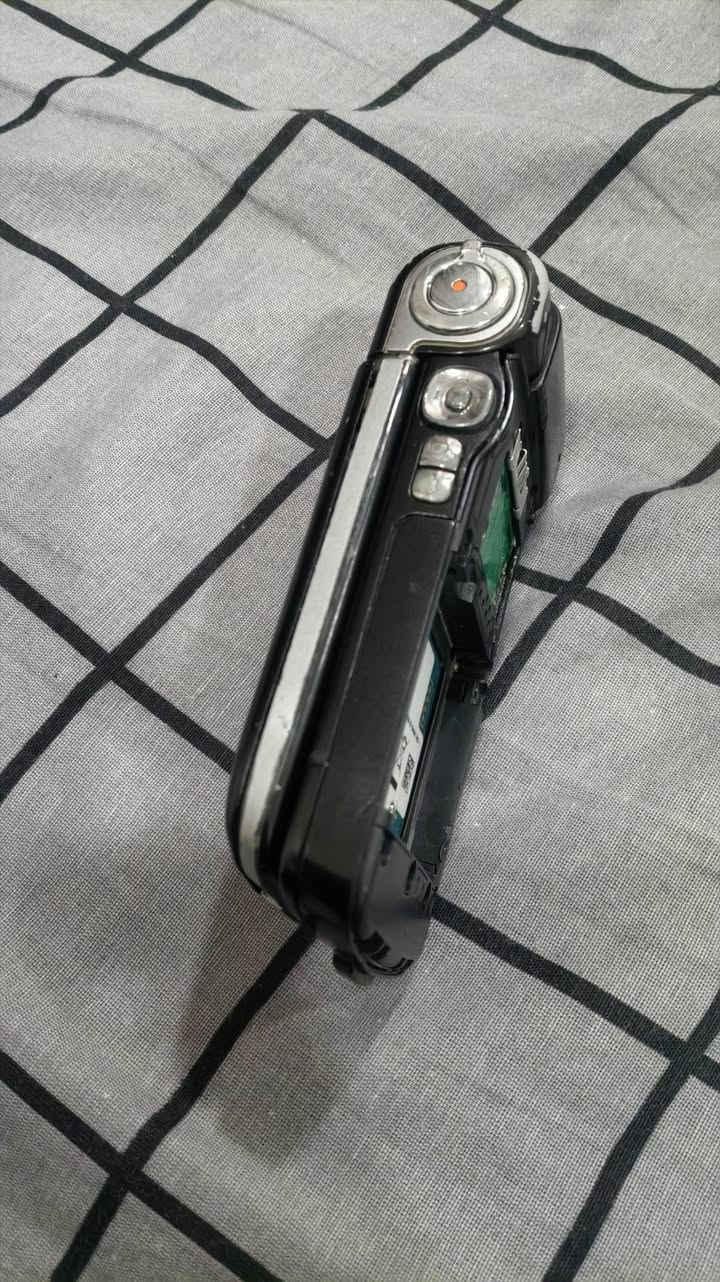 السلام عليكم
N93 عادي
اصلي وصناعته فنلندا
بحالة بائسة
الكاميرا خربانة ومابيه بطارية وظهر وقاعدة السيم مكسورة وكذلك قاعدة الميموري وهم مقفول شبكة تقريبا
يشتغل بس زر البور مرات بصعوبة ينداس
يفيد قطع غيار او اذا عندك جهاز عاطل ممكن يترتب.....
ما ببالي سعر للجهاز وهو نوادر فا قيم واخذ على وضعيته........


**إذا كنت صاحب هذا الإعلان وتريد حذفه لأي سبب، رجاءا أرسل رسالة إلى الدعم الفني**