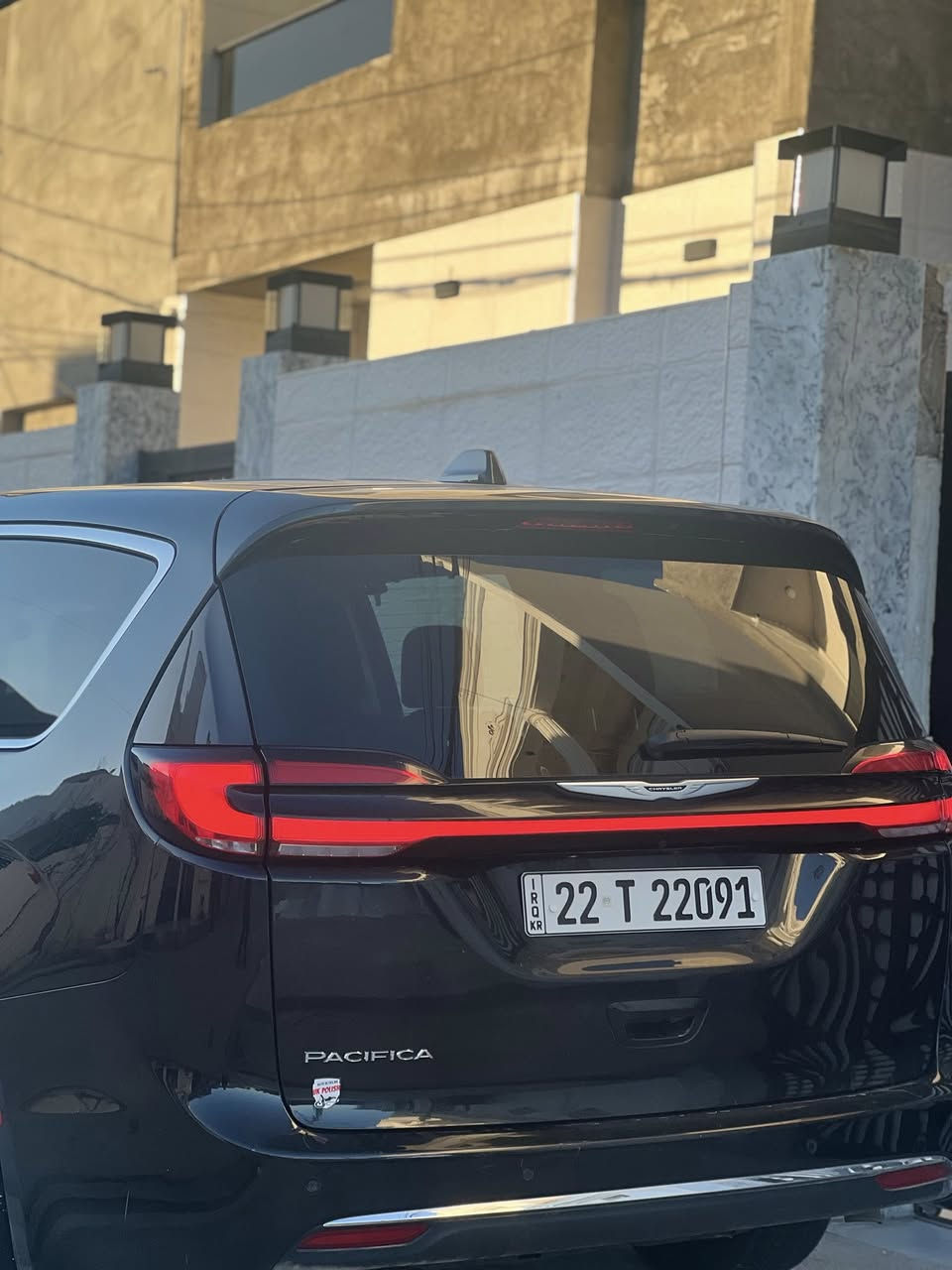 سلام عليكم
للبيع كرايسلر باسيفيكا 2023
لون السياره : اسود 
لوحه السياره : اربيل خصوصي 
عددالمسافه:44 الف ميل
عدد الركاب :7
 
مواصفات السياره 
فوووول عدا بنوراما
بصمة تشغيل وابواب 
تشغيل عن بعد 
أبواب كهرباء 
صندوق كهربائي 
شاشه كبيره + تدعم نظام ابل كاربلي 
كشنات الاماميه كهرباء + تدفئة وتبريد 
ستيرن تدفئه 
رادار جانبي وخلفي 
السياره جديده ونظيفه وماتحتاج مصرف. سياره مال بيت وما مشتغله خط 
ضرر السياره قطعتين جاملغ وبوند جهة السايق. واكو ملاحضه صبغ ع باب النفر في الاسفل
سعر السياره 215 وبيها مجال 
مكان السياره دهوك قضاء الشيخان 
***********
