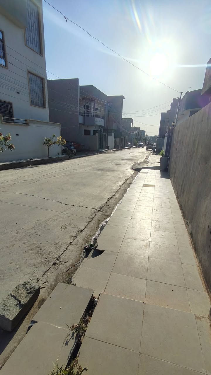 عروضات مكتب اشراقة المسار
🏡دار للبيع🏡
الموقع🌎:-الملايين الاولى
خلف الكمرك (جمعية الرياضيين)📍
المساحه 📐:-130م✅
الواجه 📏:-13م✅
خدمات كامله ✅
تفاصيل الدار :-
غرفتين نوم🛏️+هول داخلي +استقبال+مطبخ
صحيات +كراج✅

للاستفسار اكثر :-
***********☎️
***********☎️
