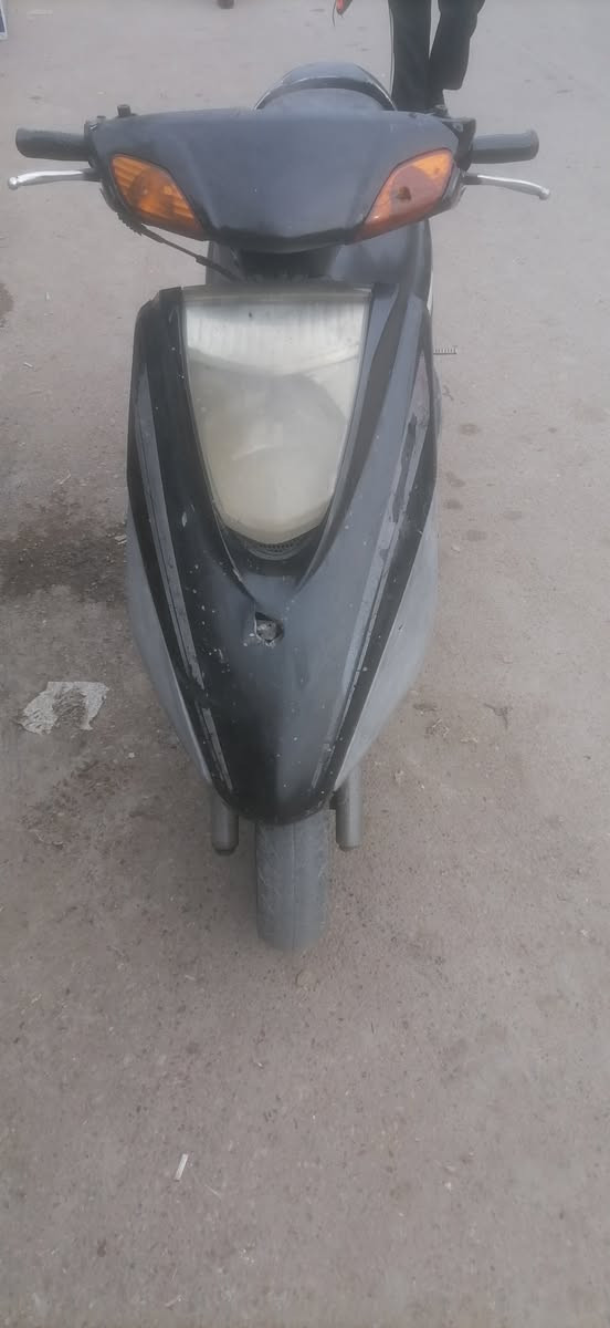 سلام عليكم دراجه بريز للبيع السعر ٣٠٠ وبيهة مجال العنوان بغداد رقم الهاتف ***********
