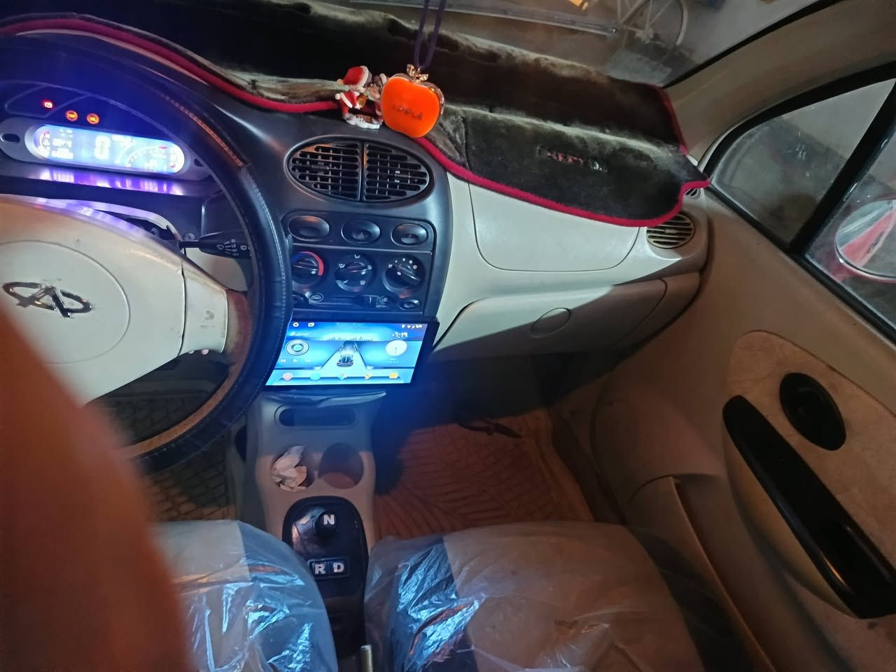 سيارة كيو كيو 2012للبيع سيارة جديدة ما بيها شي نقص تدفئة تبريد شغال رقم بغداد جديد هزة جديدة 
كير اوتوماتيك دكم اسهل من الكير الاصلي
السعر 32وبيها مجال
المكان ابوغريب قرب مستشفى ابوغريب
***********
