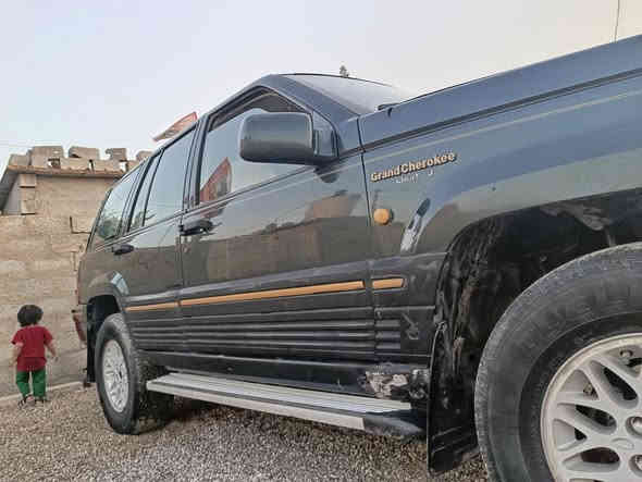 سلام عليكم جيب شروكي موديل 94 مكفوله كفاله عامه لا صبغ او ضربه او خياس مكينه او كير جديد صالي يوم الخامس من شديت مكينه بل صدنوك حاويه  ترايك اربيل سنويه 27مشروع وطني  تبريد عوزه وجه كبريسر سعر 48او بيه مجال اذا اكو مراوس حسب القناعة
/واتساب ***********/  ***********
