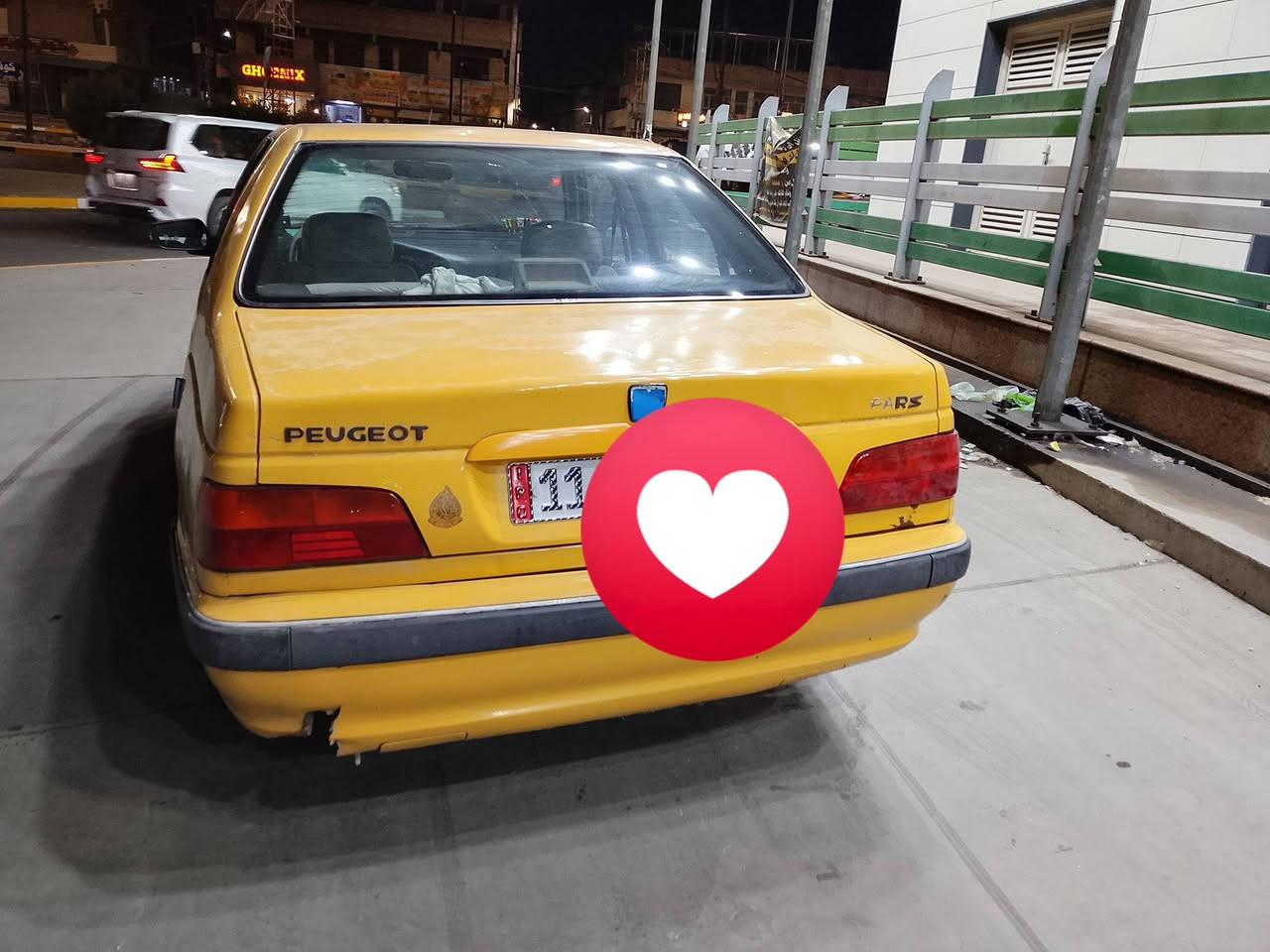 السلام عليكم السياره بيجو بارص موديل 2015السياره كير مكينه مكفولات من تبخير تنقيص  السياره صدر امامي صدر خلفي مكفولات التبريد الثلج السياره بيه  جاملج الخلفي  ايسر بي صبغ البنيد على كد دائره صغير سبب الجلاد السعر 45بيه مجال المكان الرستميه خلف المرور الرقم ***********
