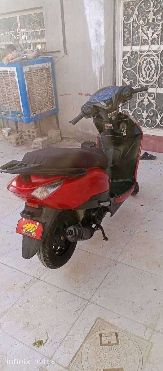 للبيع دراجة سكنس مكفول كفالة عامة محرك مكفول موديل 2024 كهربائيات كلهة شغالة  لايت بكلايت اشاير هورن  بريكات امامي والخلفي دراجة نضيفة سعر ٣٥٠ وبيهة مجال مكاني ديوانية سنية شارع التجاري ***********
