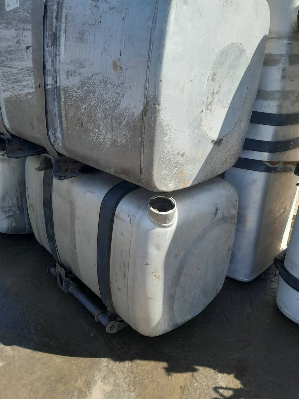 موجود كل القياسات مكان نجف ***********
